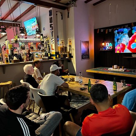 Hostel Манхайм Екстериор снимка Sky Sports broadcast of the 2019 Tour de France