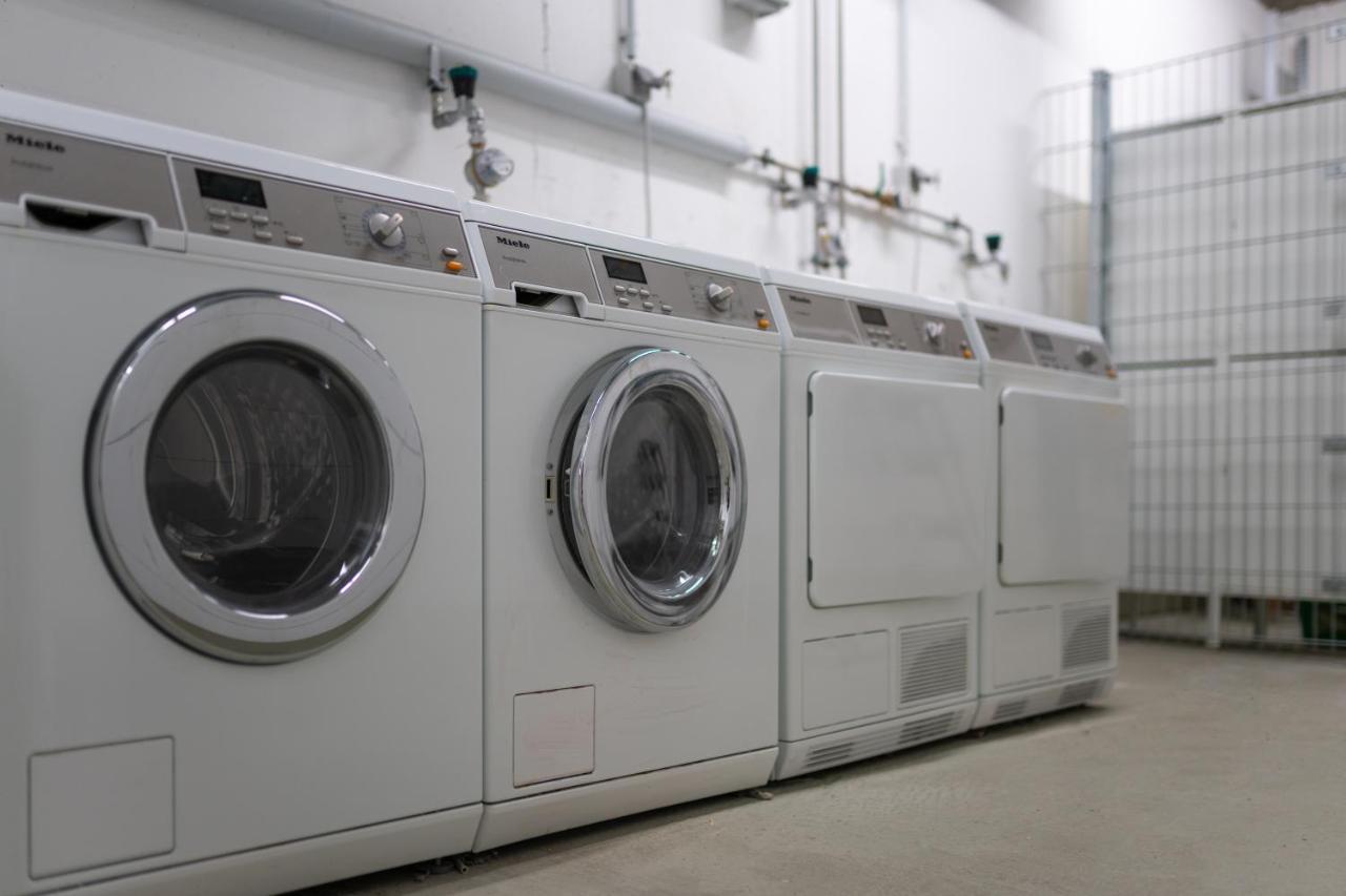 Hostel Манхайм Екстериор снимка Commercial laundry