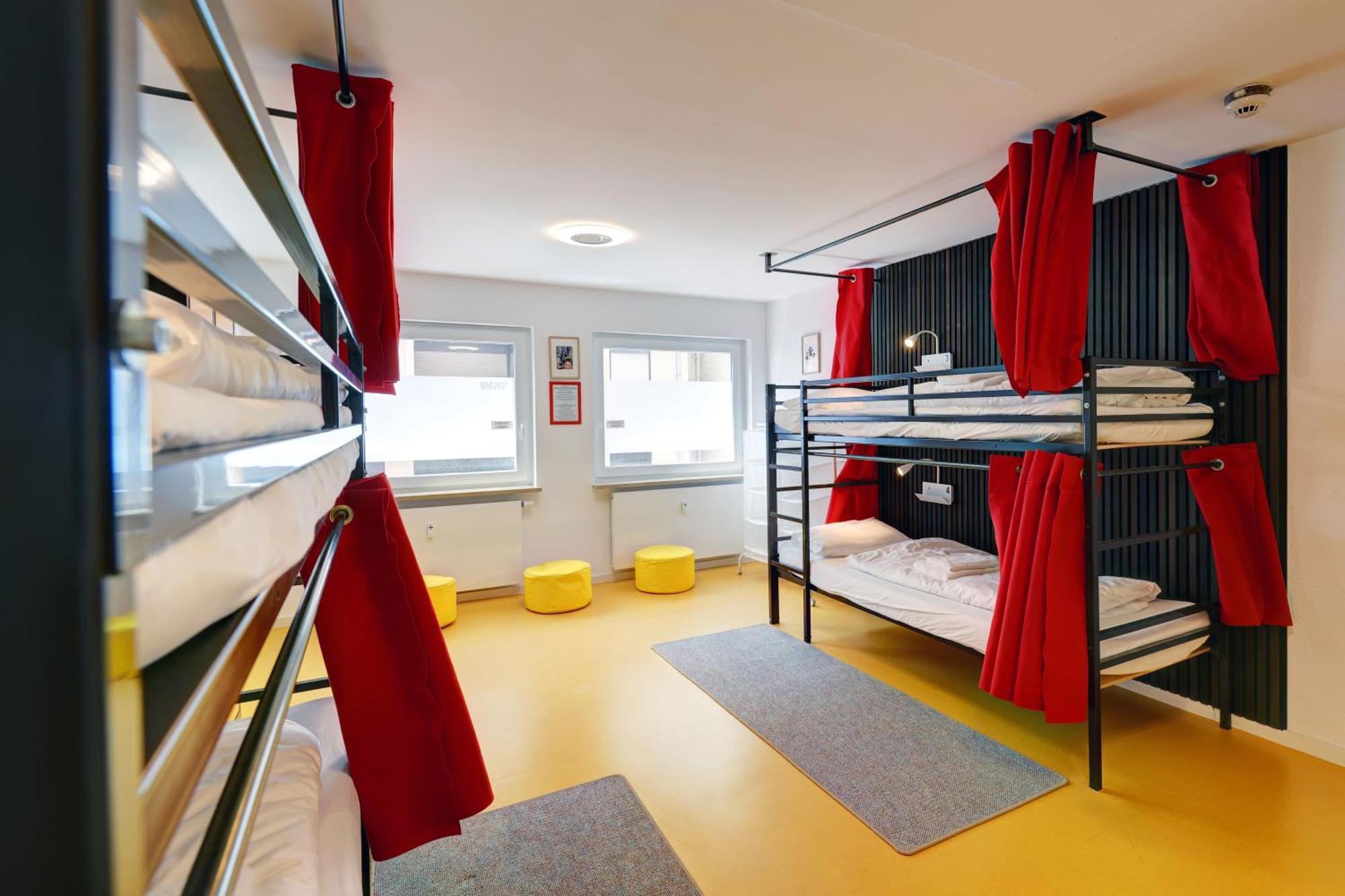 Hostel Манхайм Екстериор снимка A typical hostel room