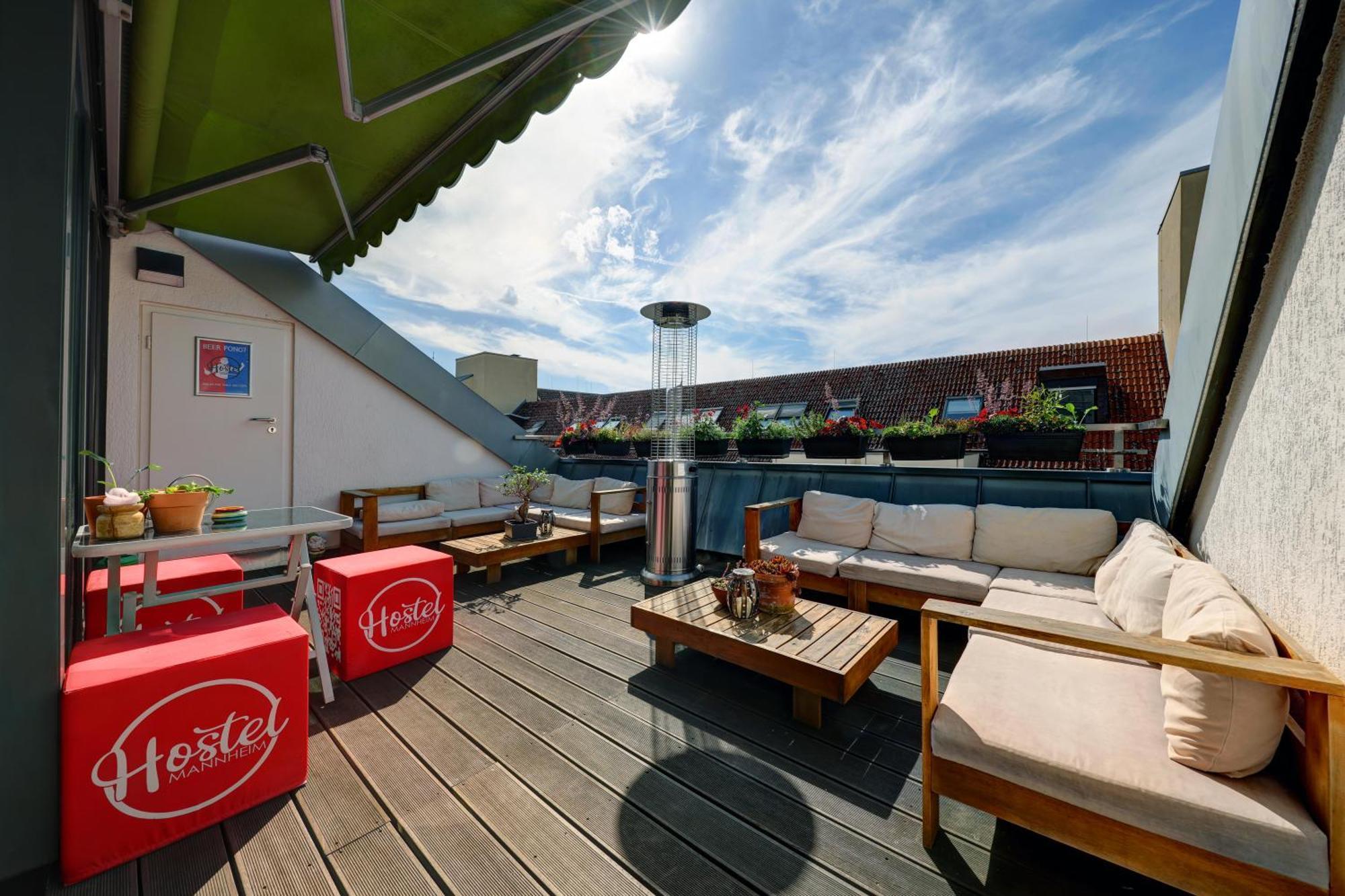 Hostel Манхайм Екстериор снимка Rooftop terrace