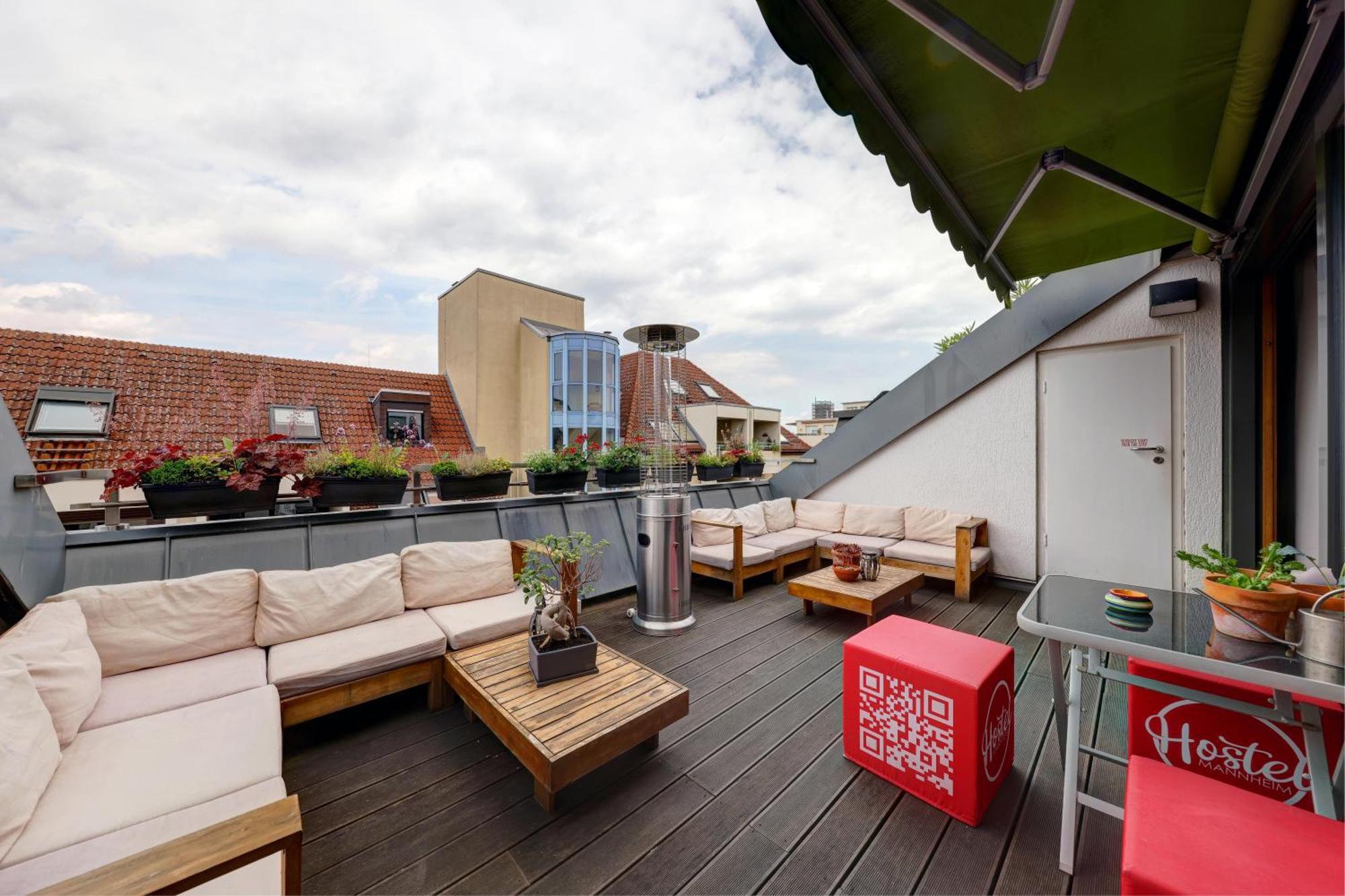 Hostel Манхайм Екстериор снимка Rooftop terrace